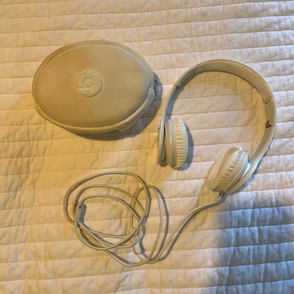 BEATS BY DRE HEADPHONES